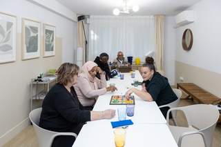 Mobilisation pour l’habitat intermédiaire : la CNSA recrute 5 territoires pilotes pour accélérer le développement de l’offre