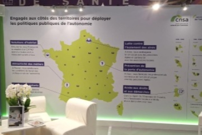 photo montrant un mur du stand de la CNSA